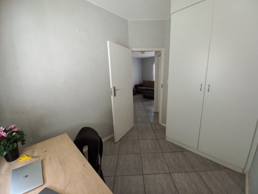 To Let 2 Bedroom Property for Rent in Van Der Hoff Park North West